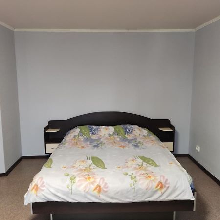 Appartamento Проспект Миру 35 Kryvyj Rih Esterno foto